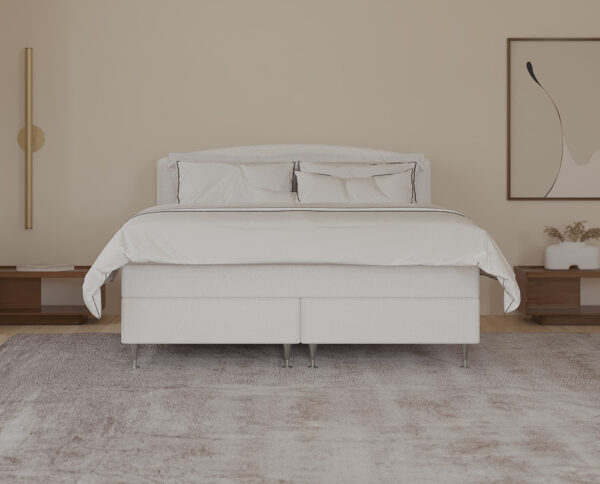 Elegantt, moderne senger i skandinavisk design med tilpassede sengegavle fra SengeSnedkeren, perfekt til dit soveværelse. Høj kvalitet og funktionelt design.