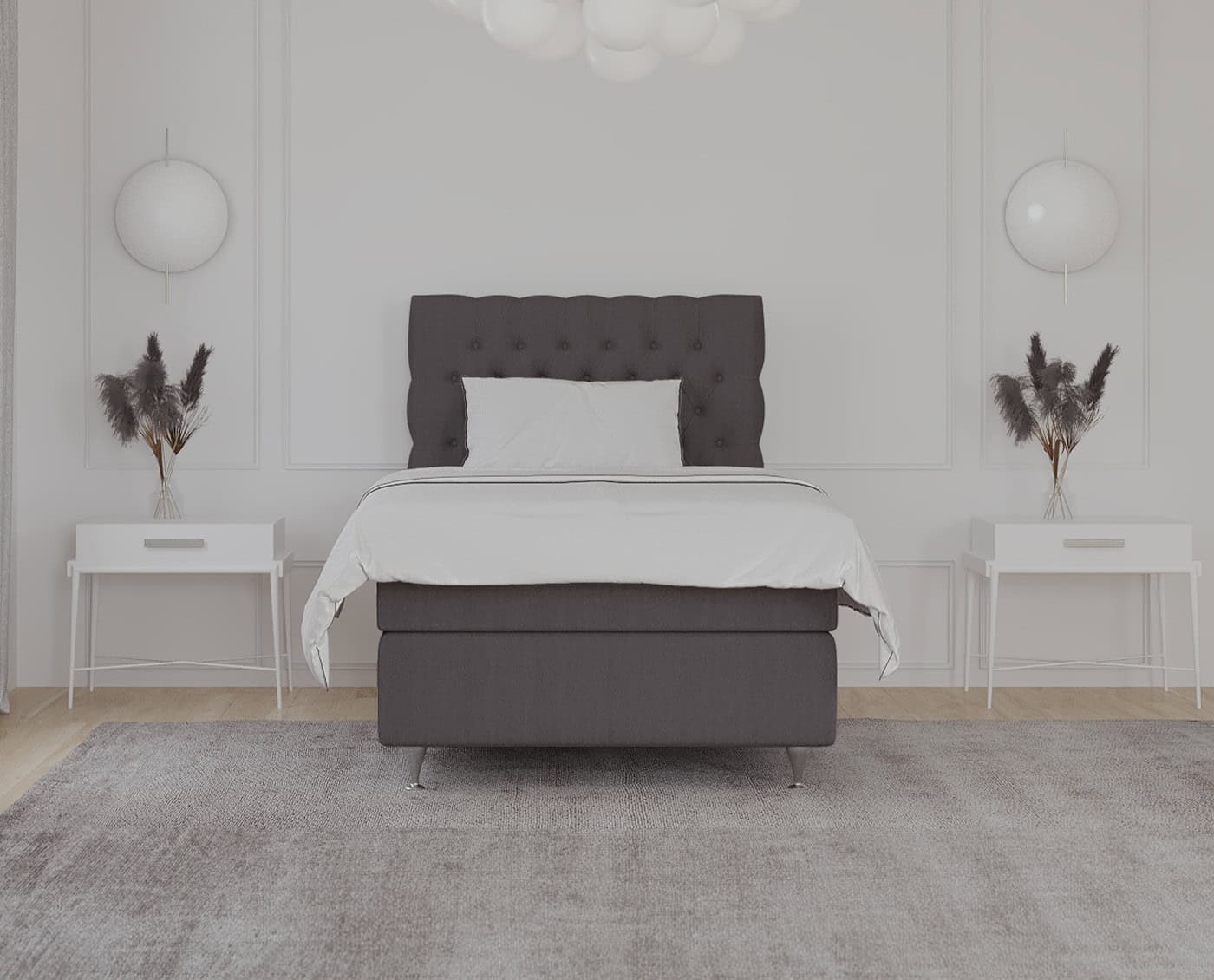 Senge med komfortabelt komfortabelt hovedgærde i mørkegrå stof, moderne soveværelse med hvide vægge, sideborde med dekorative vaser og bløde tæpper, speciallavet seng fra SengeSnedkeren.