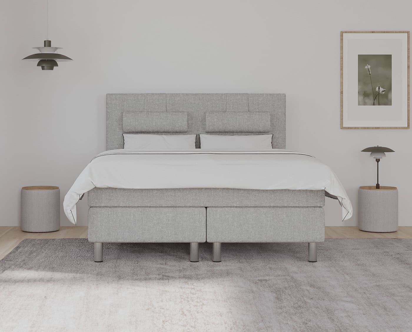 Elegantt soveværelsesbillede med moderne, skræddersyet seng i gråt værelse, inklusive soveværelsesmøbler og minimalistisk kunst til optimal komfort og stil.