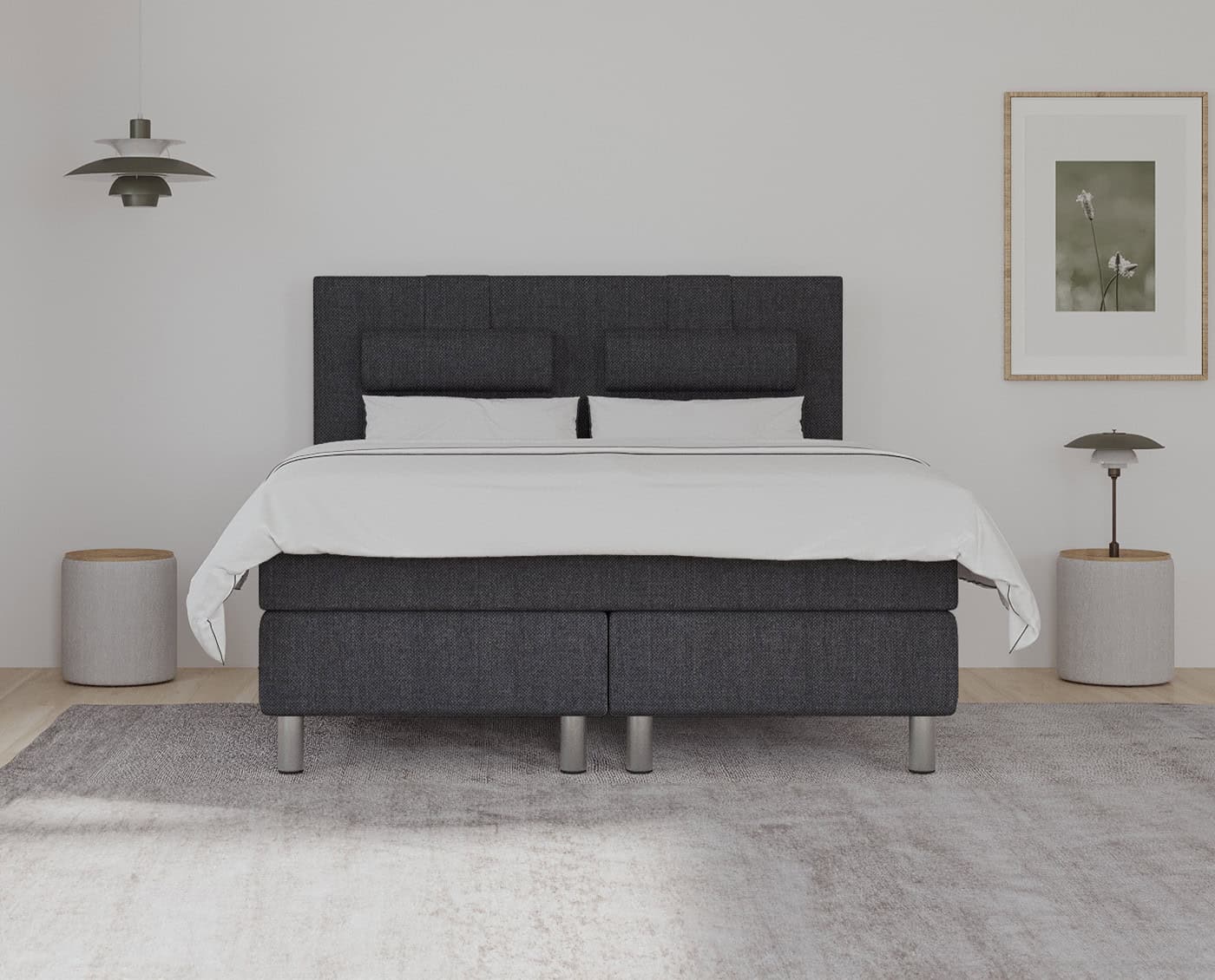 Unikapiudmade senge i moderne minimalistisk design i en stilfuld seng med mørkegråt stof, omgivet af elegante natborde og enkel indretning, perfekt til boligindretning i høj kvalitet.